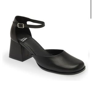 Jeffrey Campbell spelling pump black black heel size 6